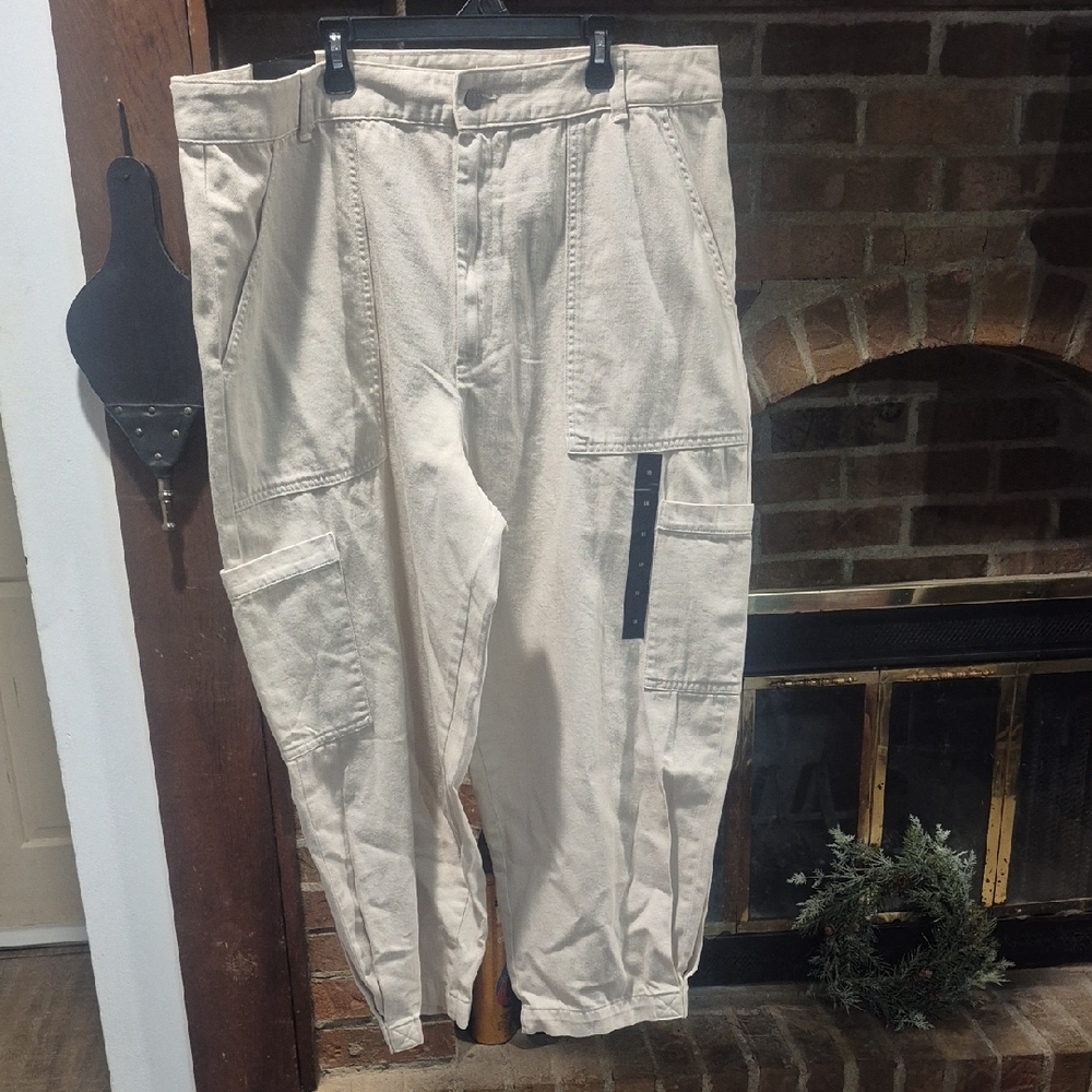 Banana Republic Women's Cream Capris